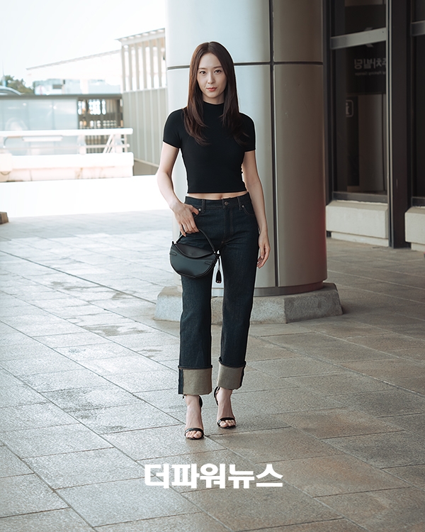 정수정, 김포국제공항 출국