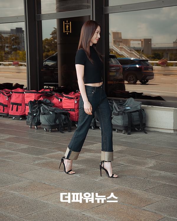 정수정, 김포국제공항 출국