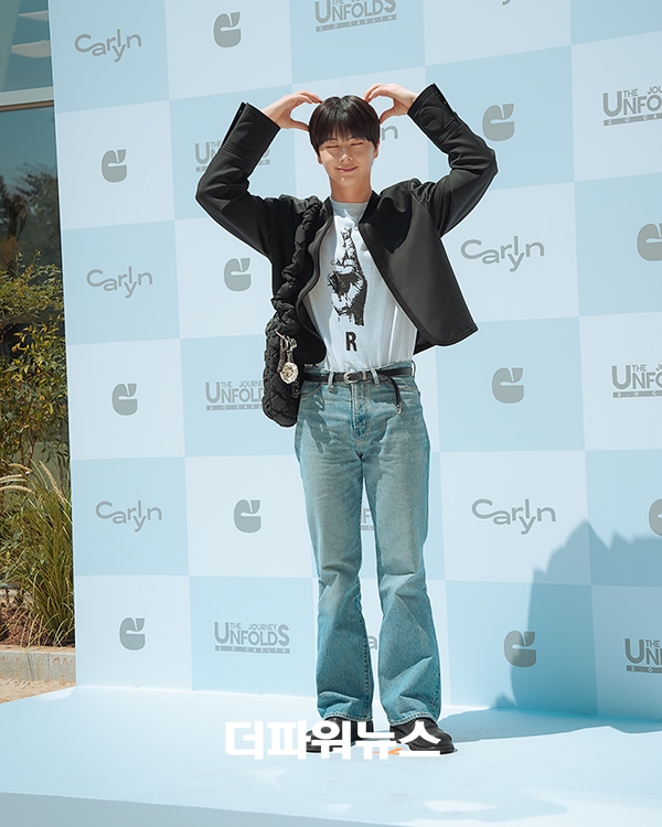 육성재, 포토월 행사