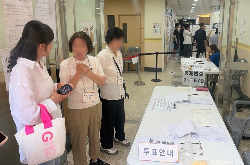 대기중인 유권자들. 사진=연합뉴스