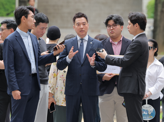 영장실질심사 출석하는 김세의 가세연 대표.(사진=연합뉴스)