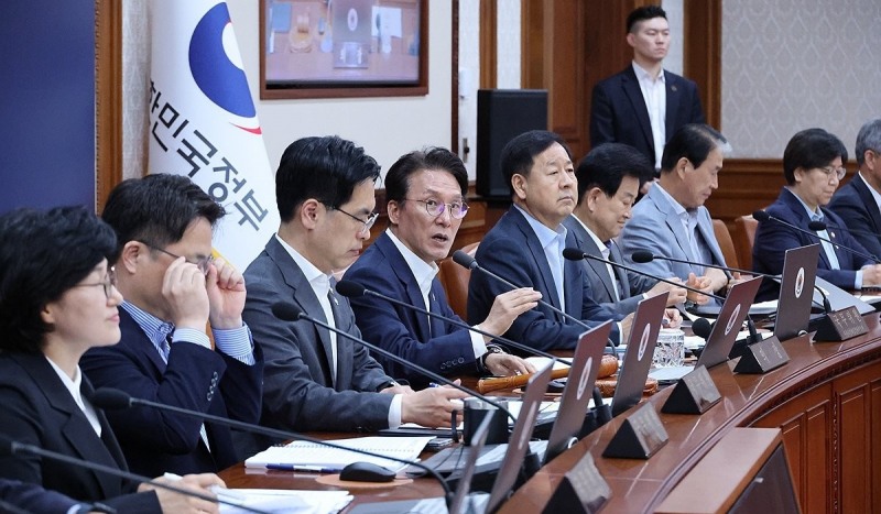 국무회의 겸 비상경제점검회의 주재하는 김민석 국무총리(사진=연합뉴스)
