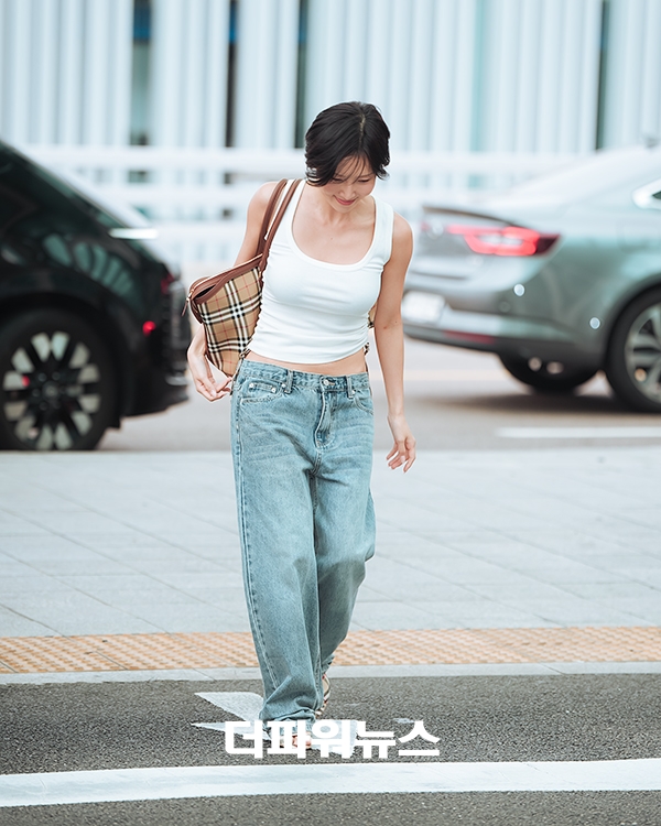 화사, 인천국제공항 출국