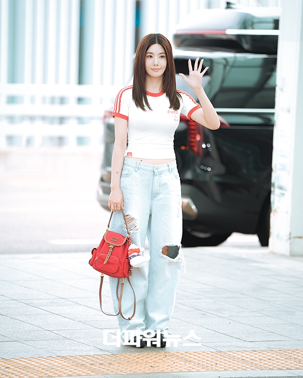 권은비, 인천국제공항 출국