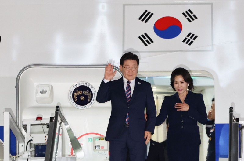 국빈 방문차 이탈리아 도착한 이재명 대통령과 김혜경 여사(사진=연합뉴스)