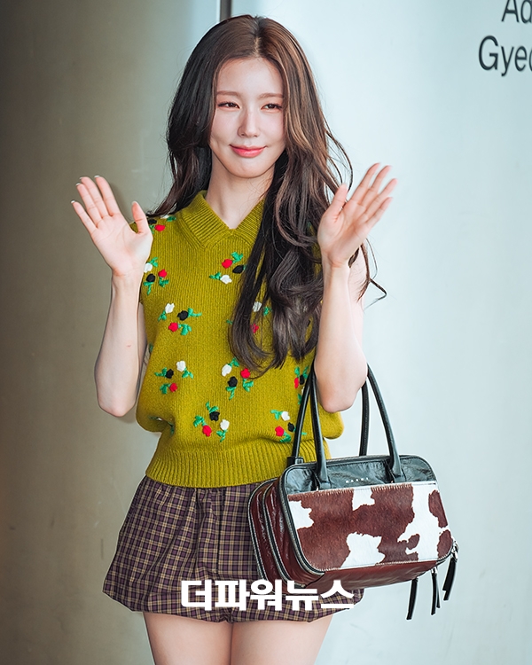 아이들 미연, 김포국제공항 출국