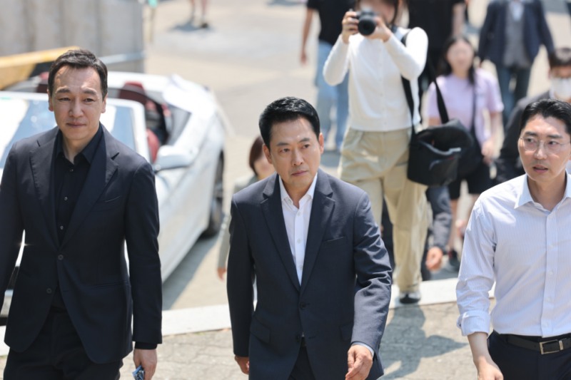 잠실 개표소 시위 현장 찾은 장동혁 대표(사진=연합뉴스)