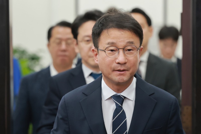 정책조정회의 참석하는 더불어민주당 한병도 원내대표(사진=연합뉴스)