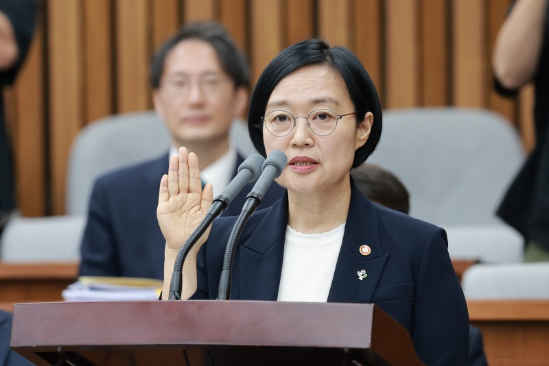 한성숙 총리 후보자 인사청문회 선서(사진=연합뉴스)