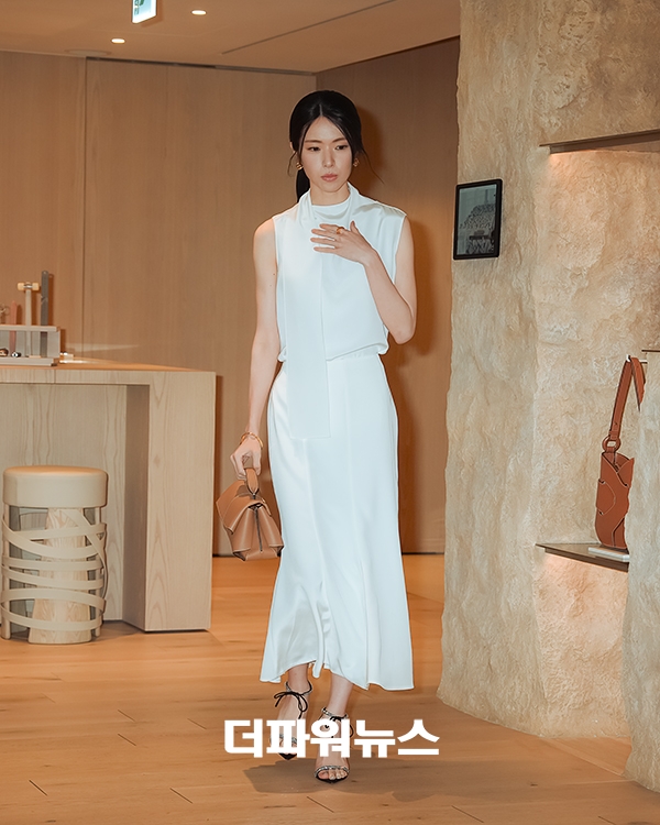 한영, 포토월 행사