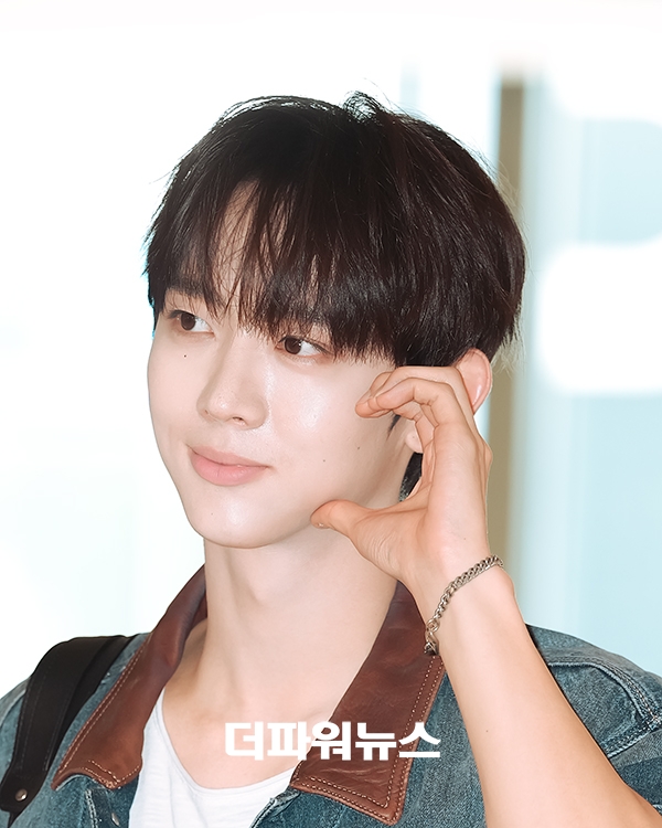 앤더블 유승언, 김포국제공항 출국