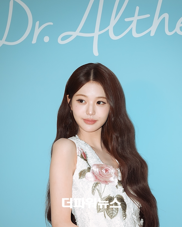 아이브 장원영, 포토월 행사