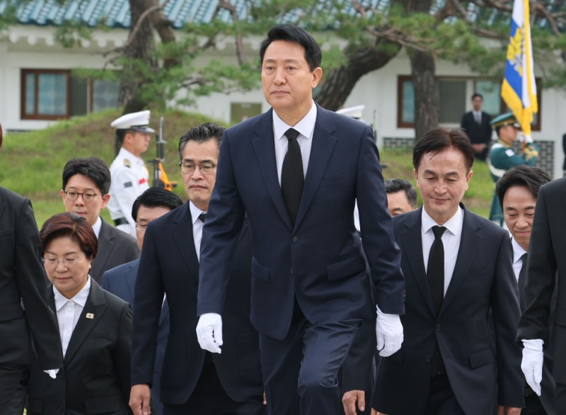민선 9기 첫날, 오세훈 서울시장 현충원 참배(사진=연합뉴스)