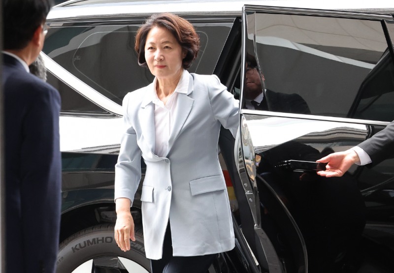 민선 9기 첫 출근하는 추미애 경기도지사(사진=연합뉴스)