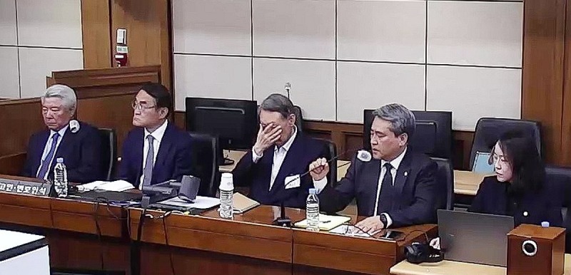 선고 공판 참석한 윤석열 전 대통령과 변호인단(사진=연합뉴스)