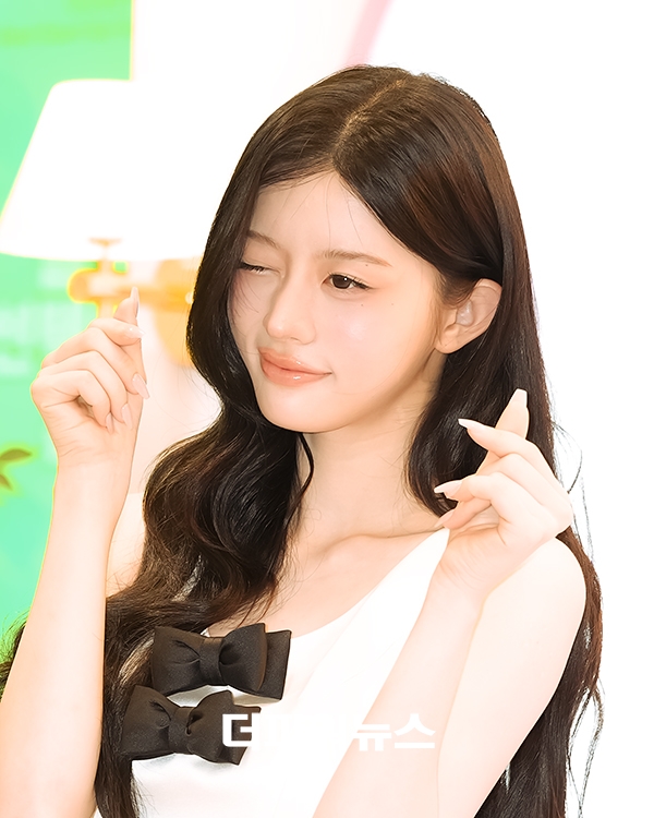 아일릿 민주, 포토월 행사