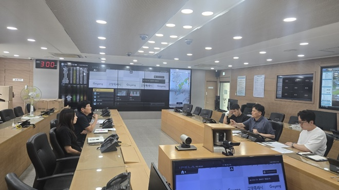 고양보호관찰소와 고양시 재난안전관리팀은 8일 고양특례시에서 재난복구 특별대응팀 구성방안을 논의하고 있다.(사진제공=고양보호관찰소)