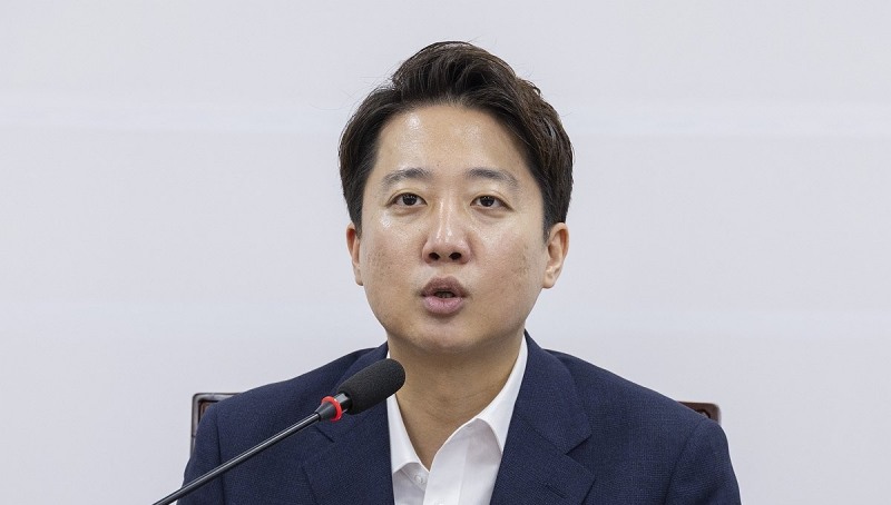 최고위원회의에서 발언하는 이준석 대표(사진=연합뉴스)