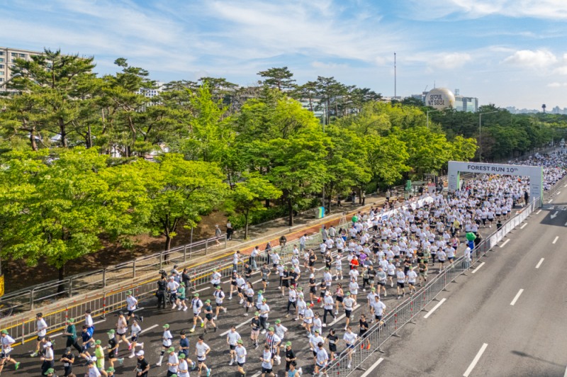 지난해 진행된 현대자동차 ‘포레스트런 2025 파이널런’ 참가자들이 서울 여의도 일대를 달리는 모습.(사진=현대자동차)