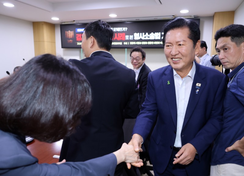 형사소송법 개정 토론회 참석하는 정청래 전 대표(사진=연합뉴스)