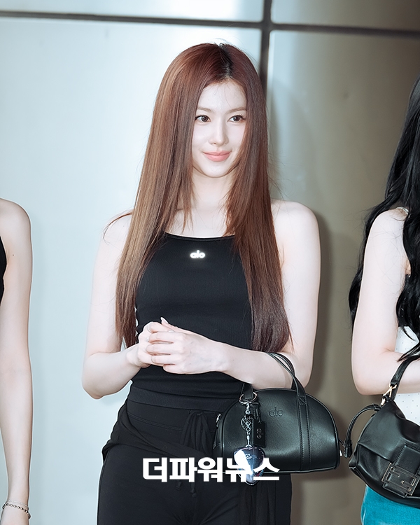 미사모 사나, 김포국제공항 출국