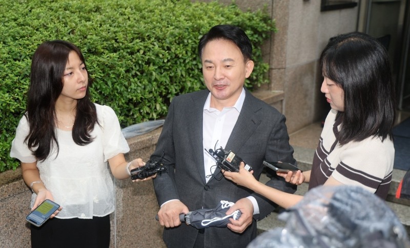 특검 조사 출석하며 입장 밝히는 원희룡 전 장관(사진=연합뉴스)