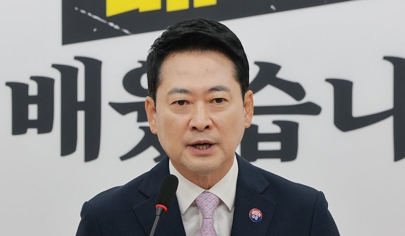 '개헌 논란' 관련해 기자회견하는 국민의힘 장동혁 대표(사진=연합뉴스)