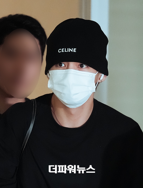 방탄소년단 뷔, 인천국제공항 출국