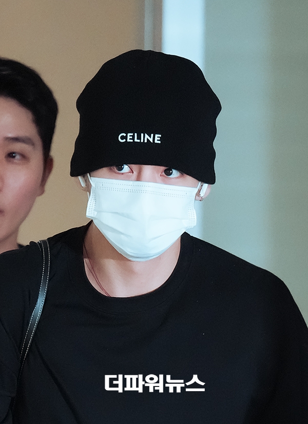 방탄소년단 뷔, 인천국제공항 출국