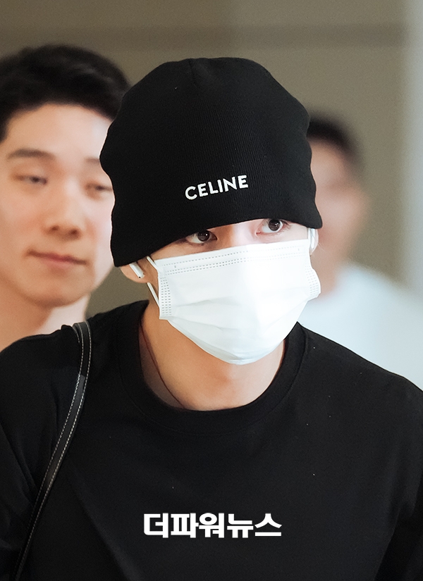 방탄소년단 뷔, 인천국제공항 출국