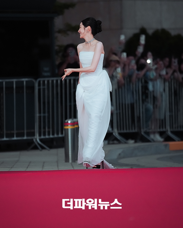 박지현, 5회 청룡시리즈어워즈 레드카펫