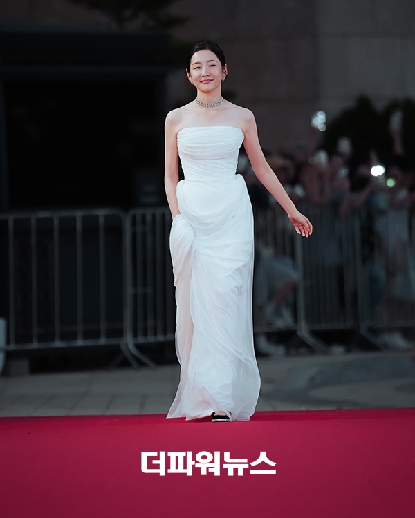 박지현, 5회 청룡시리즈어워즈 레드카펫