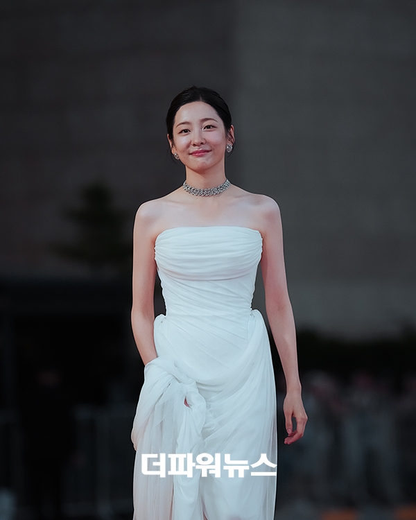 박지현, 5회 청룡시리즈어워즈 레드카펫