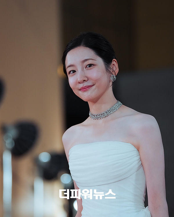 박지현, 5회 청룡시리즈어워즈 레드카펫