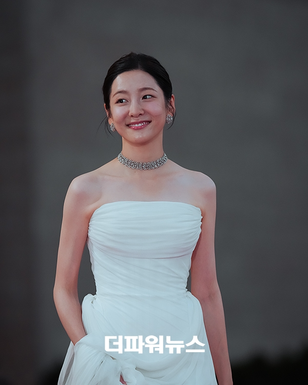 박지현, 5회 청룡시리즈어워즈 레드카펫