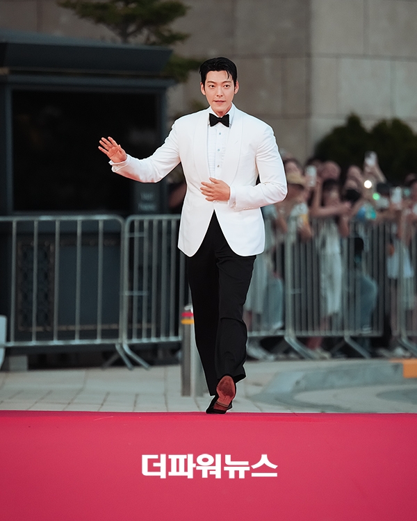 김우빈, 5회 청룡시리즈어워즈 레드카펫