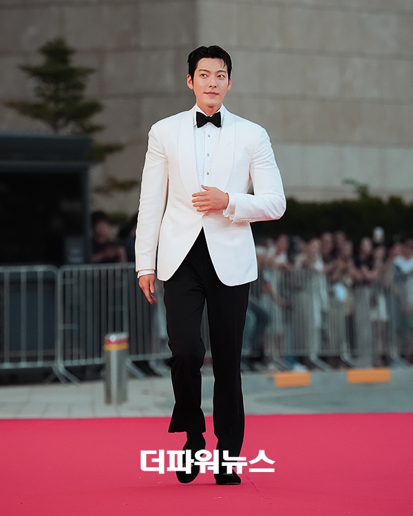 김우빈, 5회 청룡시리즈어워즈 레드카펫
