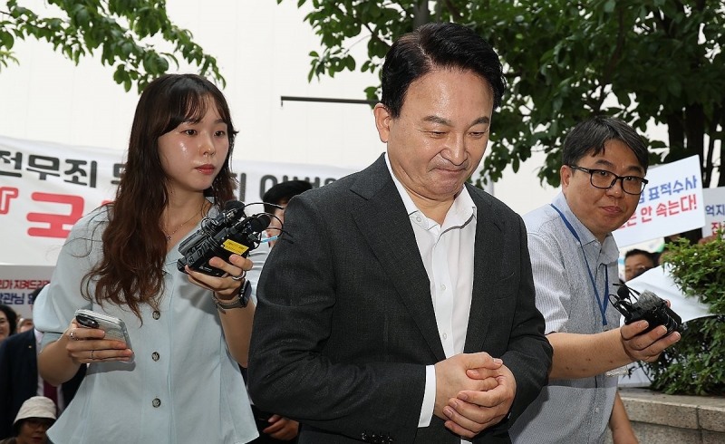 종합특검 2차 소환 조사 출석하는 원희룡 전 장관(사진=연합뉴스)