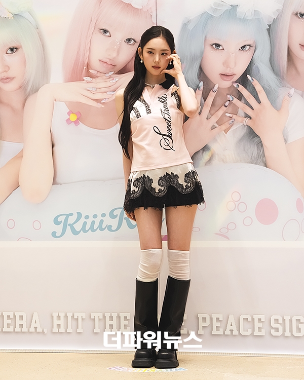 키키 이솔, 미니 3집 발매 기념 팝업 스토어 오픈 포토콜 행사