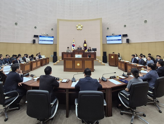 8월 13일까지 7일간 일정으로 개회 한 제297회 임시회 모습.(사진제공=부산 기장군의회)