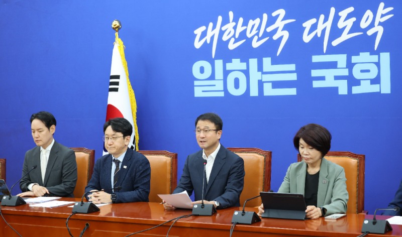 원내대책회의 발언하는 한병도 직무대행(사진=연합뉴스)
