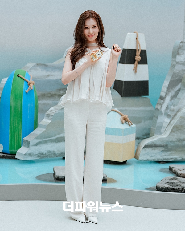 트와이스 사나, 포토월 행사