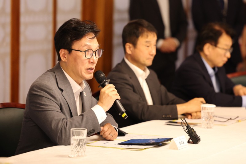 더불어민주당 김민석 당 대표가 23일 서울 종로구 삼청동 총리공관에서 열린 고위당정협의회에 참석해 발언하고 있다.(사진=연합뉴스)
