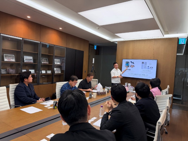 Vizzio Tehnologies의 CEO Jon Lee가 투자자들을 대상으로 프레젠테이션하고 있다. 사진=SK증권
