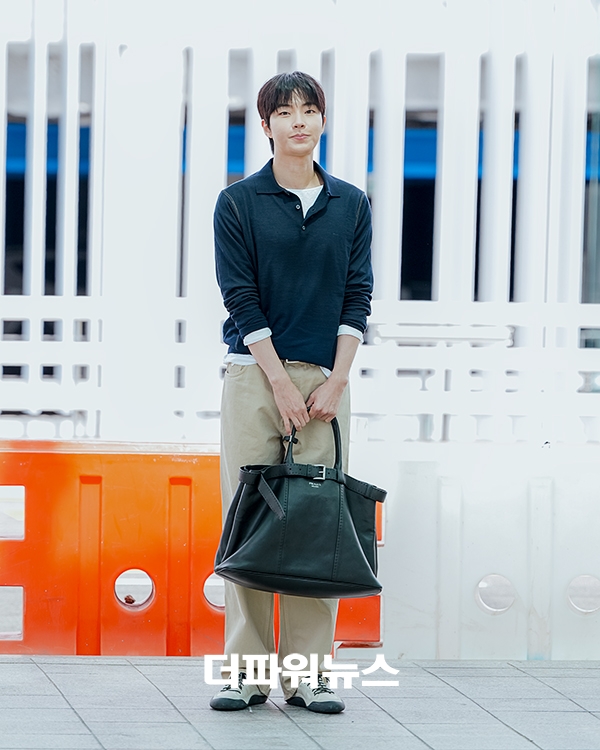황인엽, 인천국제공항 출국