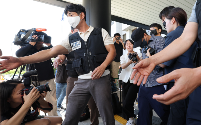 영장실질심사 마친 제주 '실종 허위종결' 경찰관.(사진=연합뉴스)