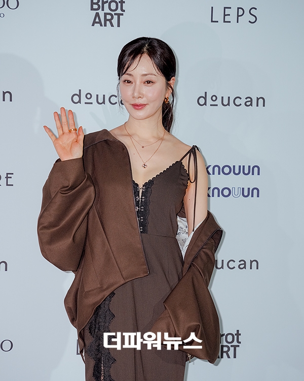 오나라, 두칸 2027 S/S 서울패션위크