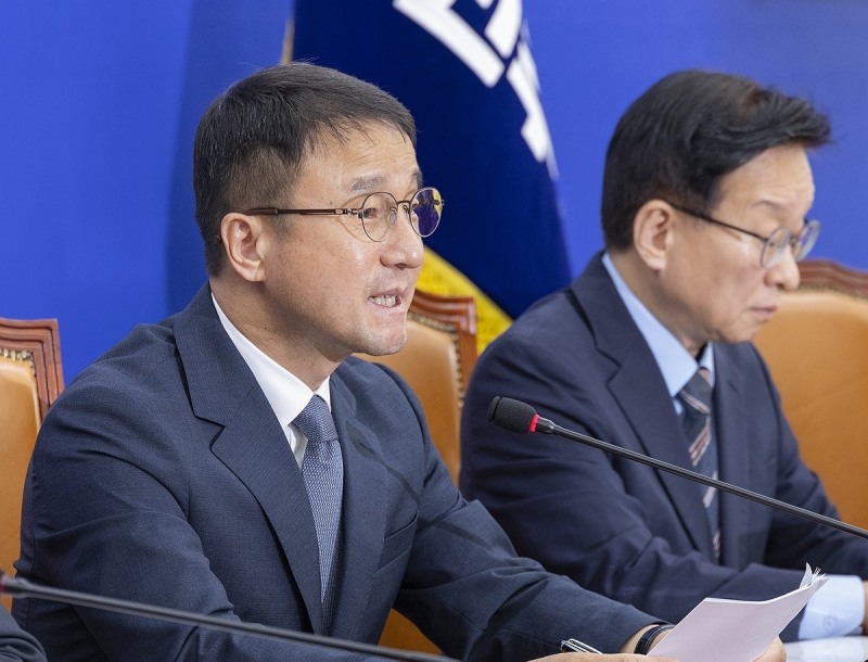 정책조정회의에서 발언하는 한병도 원내대표(사진=연합뉴스)