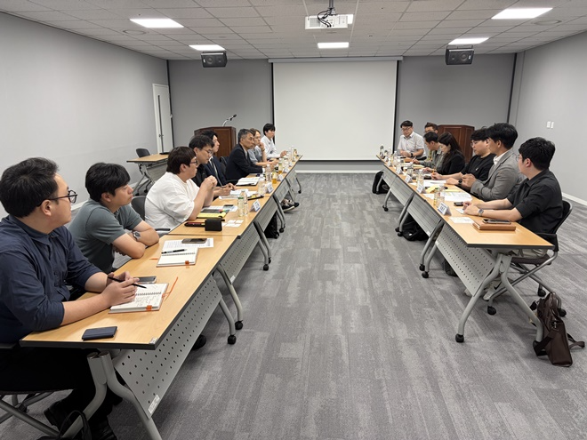 16일 오후 이민정책연구원에서 가진 팹리스 기업 간담회 모습.(사진제공=서울출입국·외국인청)