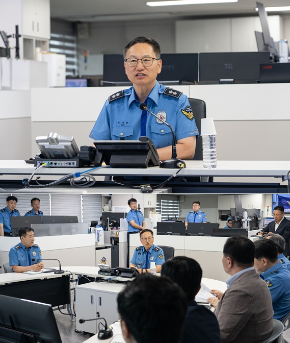 해상치안상황을 청취중인 신임 청장 박재화 청장.(사진제공=남해지방해양경찰청)